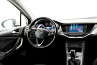 Opel-Astra Sports Tourer detalhes 2