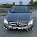 Mercedes-Benz-B 180 detalhes 1