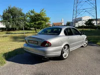 Jaguar-X-Type detalhes 2