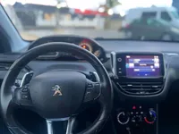 Peugeot-208 detalhes 2