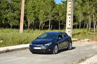 Opel-Astra GTC detalhes 2