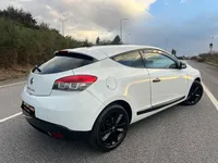 Renault-Megane Coupe detalhes 2