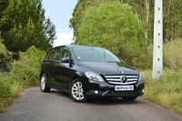 Mercedes-Benz-B 180 detalhes 1