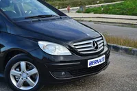 Mercedes-Benz-B 180 detalhes 2